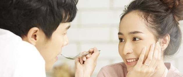 如何成功挽回失去的女友？（有效方法，关键在于适时行动）-第2张图片-恋语空间