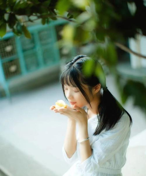 分手了女生要不要主动挽回？（挽回分手男友的有效方法）
