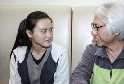 当爸爸出轨，女儿该如何劝说？（如何正确处理家庭危机，）