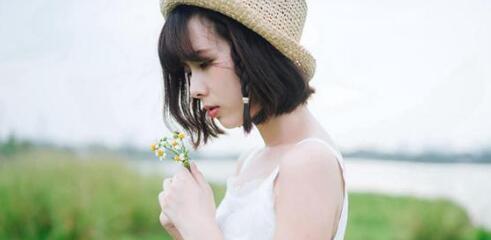 分手后如何挽回女友（从自我反省到行动落实，这些方法或许有助于成功挽回）-第2张图片-恋语空间