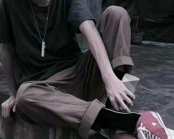 挽回高冷男生的励志文案方法（如何用励志文案打动高冷男生的心灵）-第3张图片-恋语空间