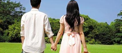 男人要离婚，应该挽回吗？（探讨男人离婚的原因与挽回的方法；挽回关键在于沟通和理解。）