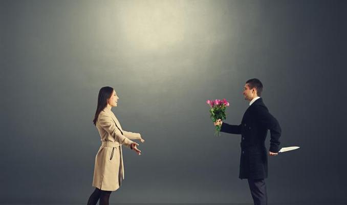 如何挽回背叛老婆的心理（了解背叛原因，重建信任，重新开始）-第2张图片-恋语空间