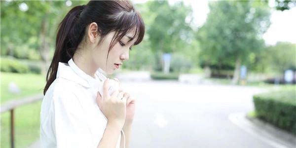 以绝招最有效的复合挽回女友（15个实用小句子帮你迅速复合挽回女友）