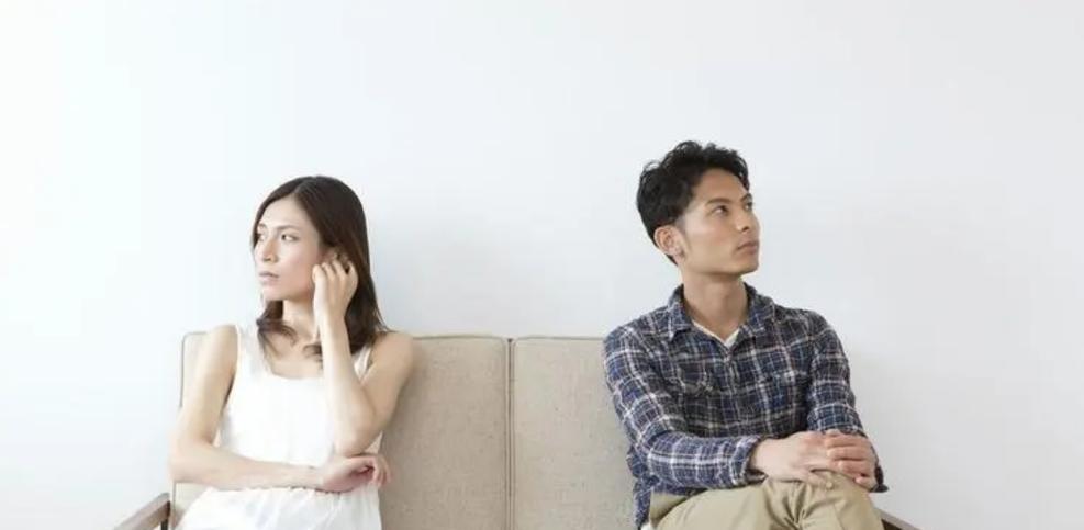 挽回爱情的忌讳（避免这些错误，让爱情重燃新火）-第1张图片-恋语空间