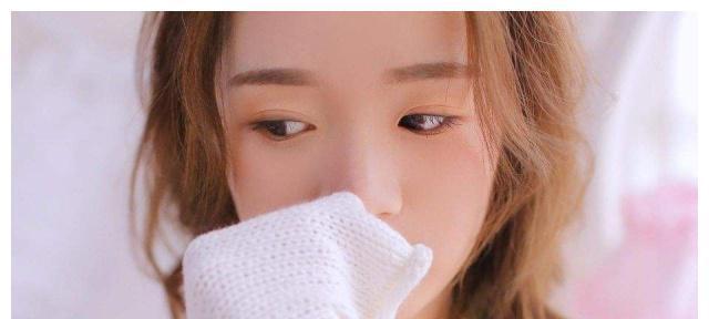 如何让女人在分手后更快地放下？（掌握这些技巧，你就能告别痛苦的过去）-第1张图片-恋语空间