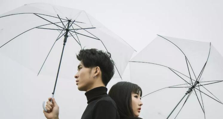 男人越绝情分手，越容易挽回？（如何应对男人的绝情分手？掌握这些技巧，成功挽回爱情！）-第1张图片-恋语空间