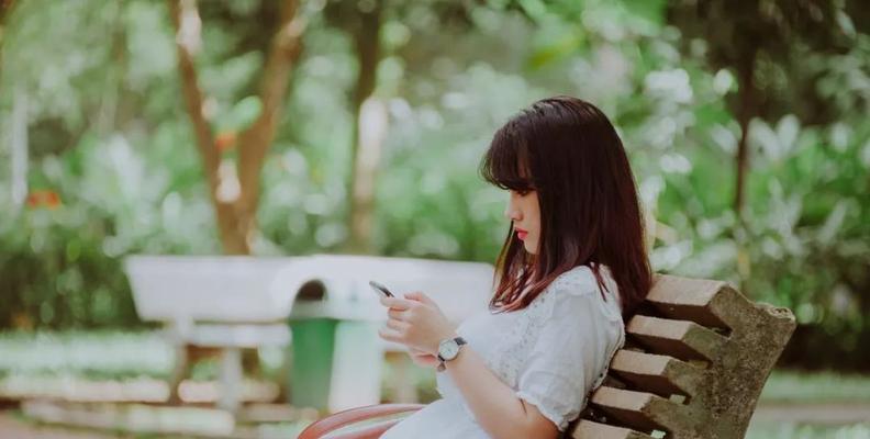 失恋后如何挽回男友？（15个实用技巧让你重新赢回他的心）