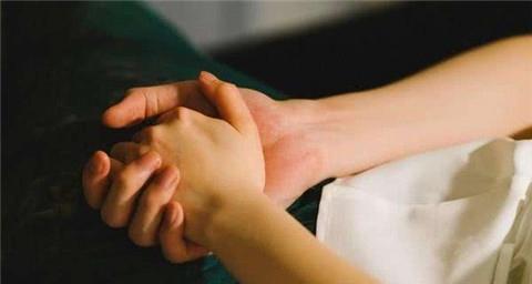 老公变心，如何挽回爱情？（教你如何化解婚姻危机，重燃爱情的激情！）