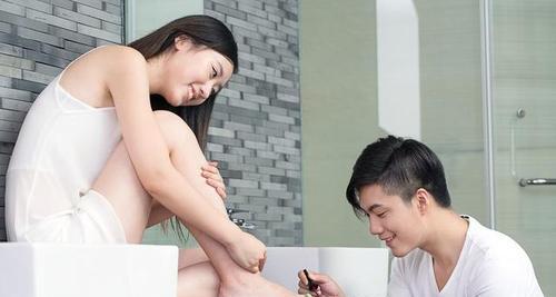 婚姻中出现第三者怎么办？（掌握正确应对方式，避免情感危机，婚姻幸福关键在你手中）-第1张图片-恋语空间