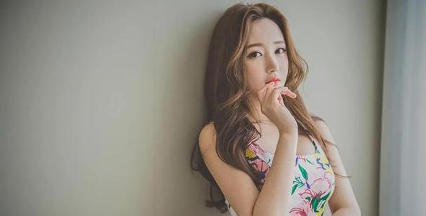 女人如何示意让你追她（捕捉女性想被追求的暗示，让你成功地赢得她们的心）-第1张图片-恋语空间
