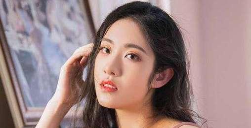 女人如何示意让你追她（捕捉女性想被追求的暗示，让你成功地赢得她们的心）-第3张图片-恋语空间