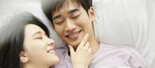 教你如何让男人无法抗拒靠近你的秘诀（内心渴望靠近你的男人，能忍受不了这些磁场吸引力）-第3张图片-恋语空间