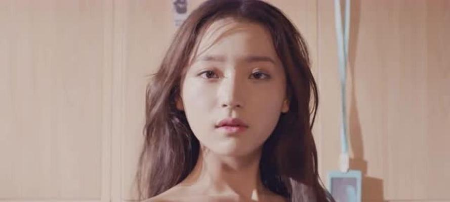 美女同事的诱惑（秘密妖媚熟妇故意勾引我）-第1张图片-恋语空间