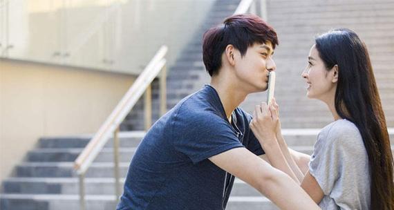 分手后男生是否会想起前任（剖析男生分手后的心理变化，揭示真相）-第3张图片-恋语空间