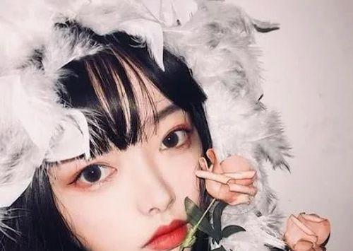 狮子座女生暗恋你的表现（15个明显的暗示，让你不再错过爱情）-第1张图片-恋语空间