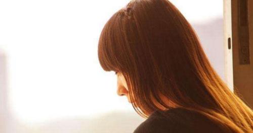 女人谈恋爱时千万不要做的6件事（避免这些错误，才能让恋情长久稳定）-第3张图片-恋语空间