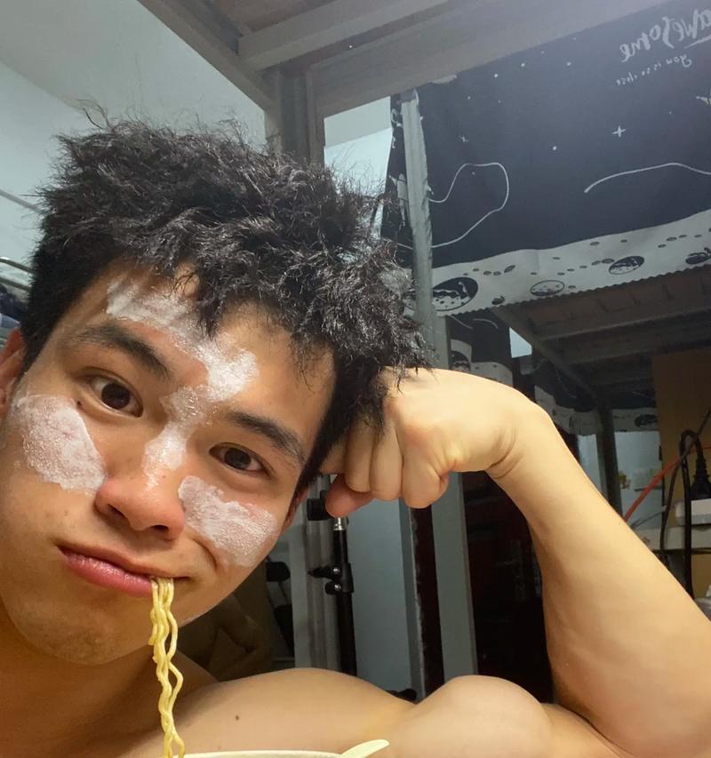 如何挽回害羞内向的女孩的心（用温暖和耐心照亮她的世界，让她愿意敞开心扉）-第3张图片-恋语空间