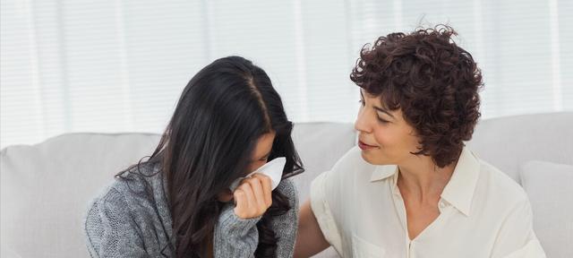 女人出轨前的征兆！别让绿帽子戴上！（如何分辨女人是否出轨？女人出轨的几个特征和症状？）