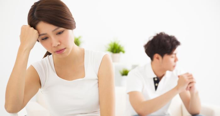 如何应对怀疑妻子出轨的困扰（掌握以下方法，化解妻子出轨的疑虑）-第2张图片-恋语空间