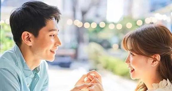 女人的爱情攻略（15个技巧助你成为男人心目中的女神）-第2张图片-恋语空间