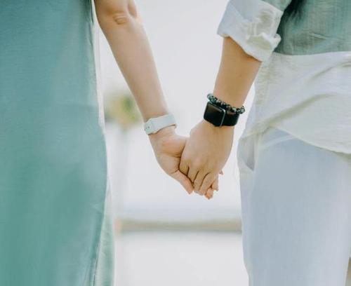 女友变心了还能挽回吗？（分手的原因、挽回的方法、感情的重建、时间的考验。）-第1张图片-恋语空间