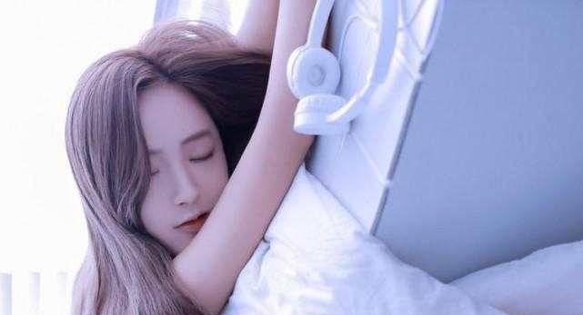 女人谈恋爱时千万不要做的六件事（小心这六个坑陷，别让爱情失控）-第2张图片-恋语空间