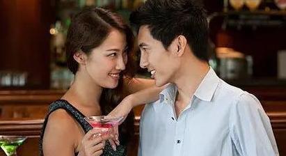 怀疑老婆出轨，如何处理？（老婆和别人聊天暧昧，如何应对？）