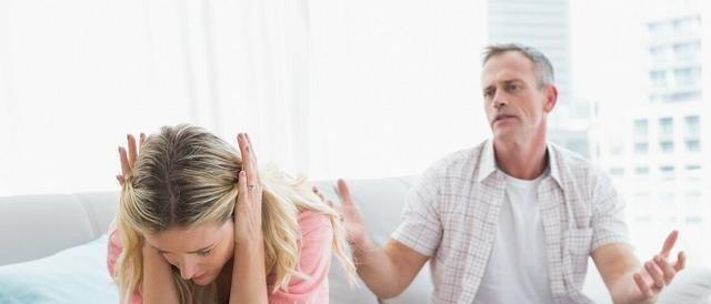 如何应对夫妻分居和闹离婚的问题（掌握有效的沟通技巧和理性处理方法）-第2张图片-恋语空间