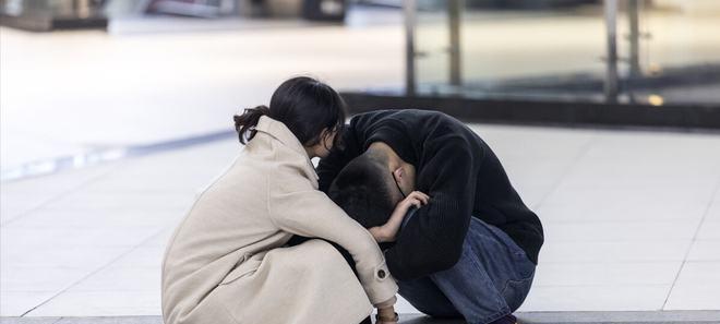 纠结男人婚外恋要不要离婚（手握婚姻金钥匙的女人，该放弃还是挽留？）-第2张图片-恋语空间