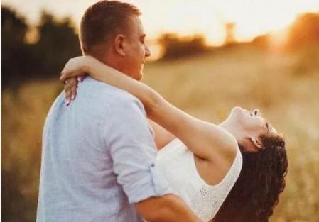 夫妻经营婚姻的秘诀（以爱为基础，以尊重为前提）-第2张图片-恋语空间