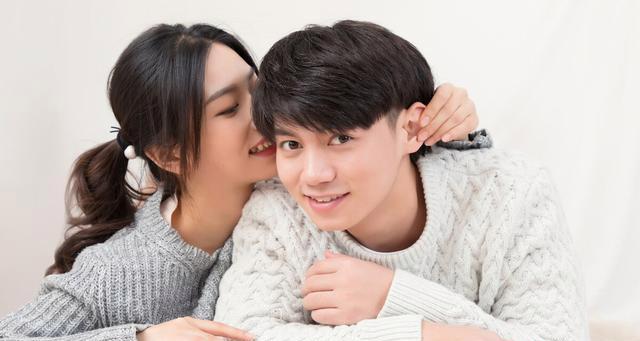 如何成功挽回前男友？（掌握这些技巧，成功挽回前男友不再是梦想）-第3张图片-恋语空间