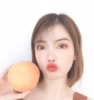 与90后女孩子聊什么话题？（探讨与90后女孩子交流的秘诀）-第3张图片-恋语空间