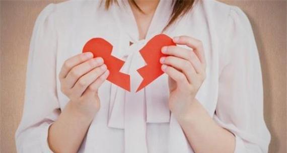 如何挽回分手的感情（15个步骤教你挽回感情）