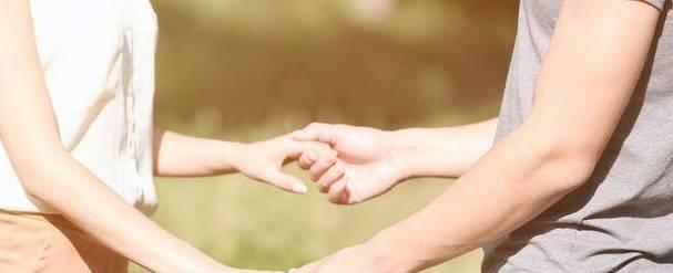 婚姻中千万不要对老公做这3件事（女人结婚后要慎重选择行为，避免婚姻危机）-第3张图片-恋语空间