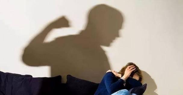 如何应对女友家人反对我与女友在一起的问题（不要因为反对而轻易放弃，坚持自己的感情选择）