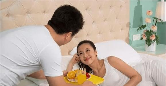 如何避免相亲时的尴尬聊天（掌握聊天技巧，让相亲变得更加愉快）-第2张图片-恋语空间
