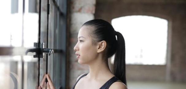 如何化解吃醋问题，恢复两人关系（建立信任与沟通的良好关系，成为伴侣间不可或缺的基石）-第2张图片-恋语空间