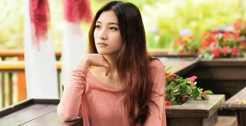 如何应对花心女人（掌握技巧，守住心防）-第3张图片-恋语空间