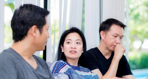 丈夫与小三联手逼离婚，该如何应对？（夫妻关系遇险，如何保护自己？）