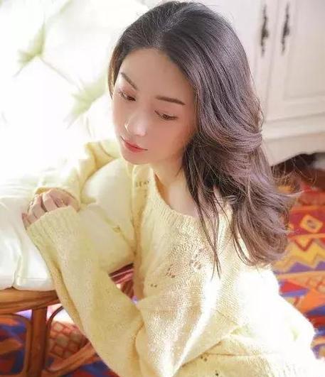 如何和心仪女生聊天？女生qq聊天技巧大揭秘！（学会这些技巧，让你和心仪女生轻松愉快聊天！）-第3张图片-恋语空间