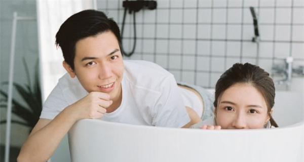 如何与女生第一次见面时做出良好的聊天开端（如何打破冷场、引发有趣的对话）-第2张图片-恋语空间