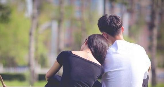 分手后如何挽回前女友（15个实用方法帮你走出单身的困境）