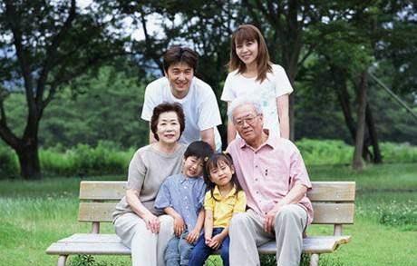 巧妙处理婆媳关系（从沟通技巧到人际关系处理，让你轻松应对婆媳关系难题）-第3张图片-恋语空间