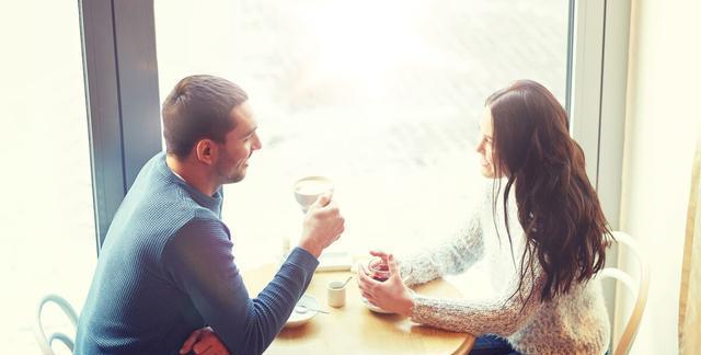 女人第一次约会注意让你留下好印象（如何在第一次约会中给对方留下深刻印象）