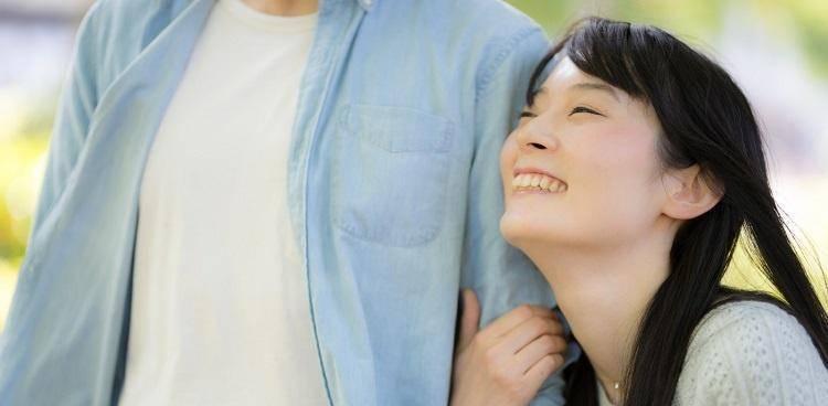 女人何时会主动追求男人？（揭秘女人主动追求男人的心理和行为特征）-第3张图片-恋语空间