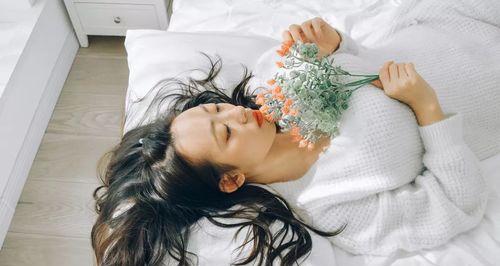 理性看待男人的花心（以宽容心态应对不忠行为，避免陷入情感泥潭）-第1张图片-恋语空间