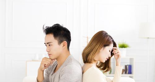 当女方提出分手后，男方如何挽回复合？（复合的秘诀和策略，从双方角度出发探讨）