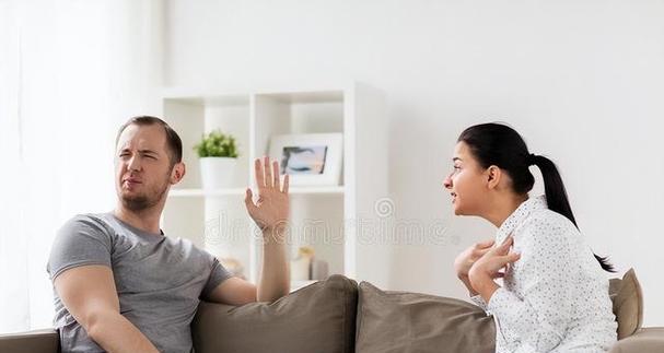 如何挽救婚姻——被发现出轨后的关键步骤（从诚实、沟通到改变，重建信任与亲密关系）-第2张图片-恋语空间