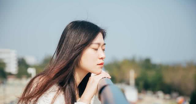 情人不在身边，如何克服思念？（1日不见如隔三秋，如何缓解思念之苦？）